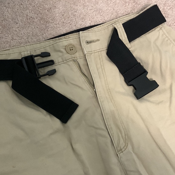 H&M women’s beige cargo pants with belt - Picture 2 of 5